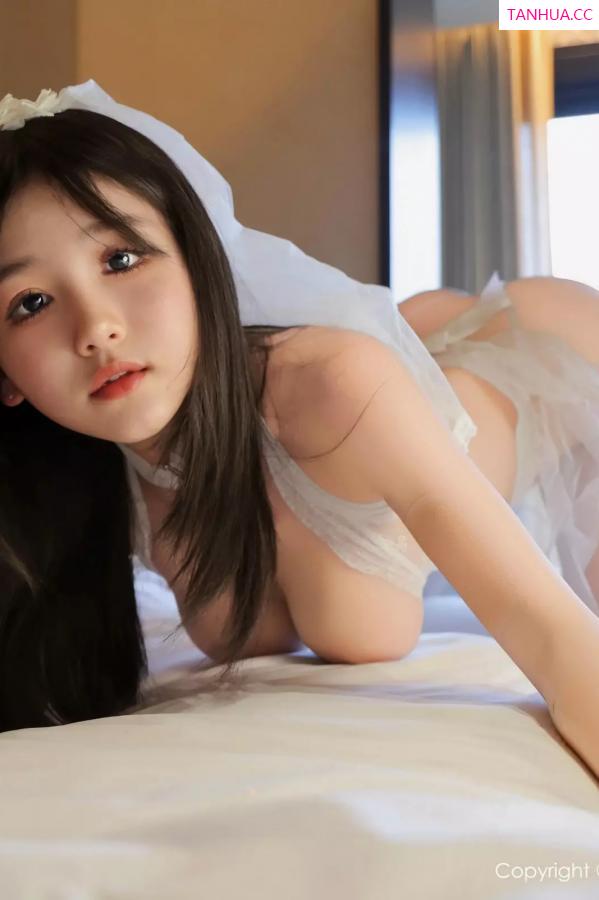   [XiuRen]高清写真图 2025.03.13 No.10011 奶芙乔乔 美腿性感第33张图片